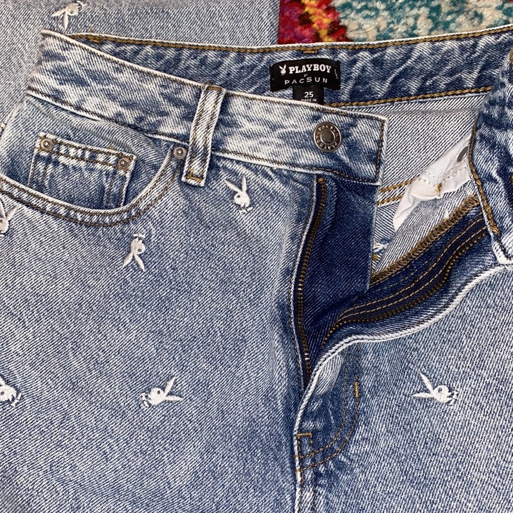 Playboy x Pacsun 90s boyfriend jeans size 25 nwt